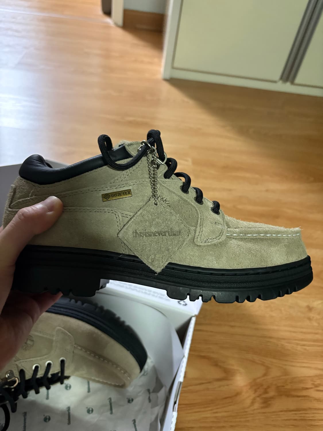 디스이즈네버댓x팀버랜드 고어텍스 부츠 265사이즈 판매합니다. 상품이미지4