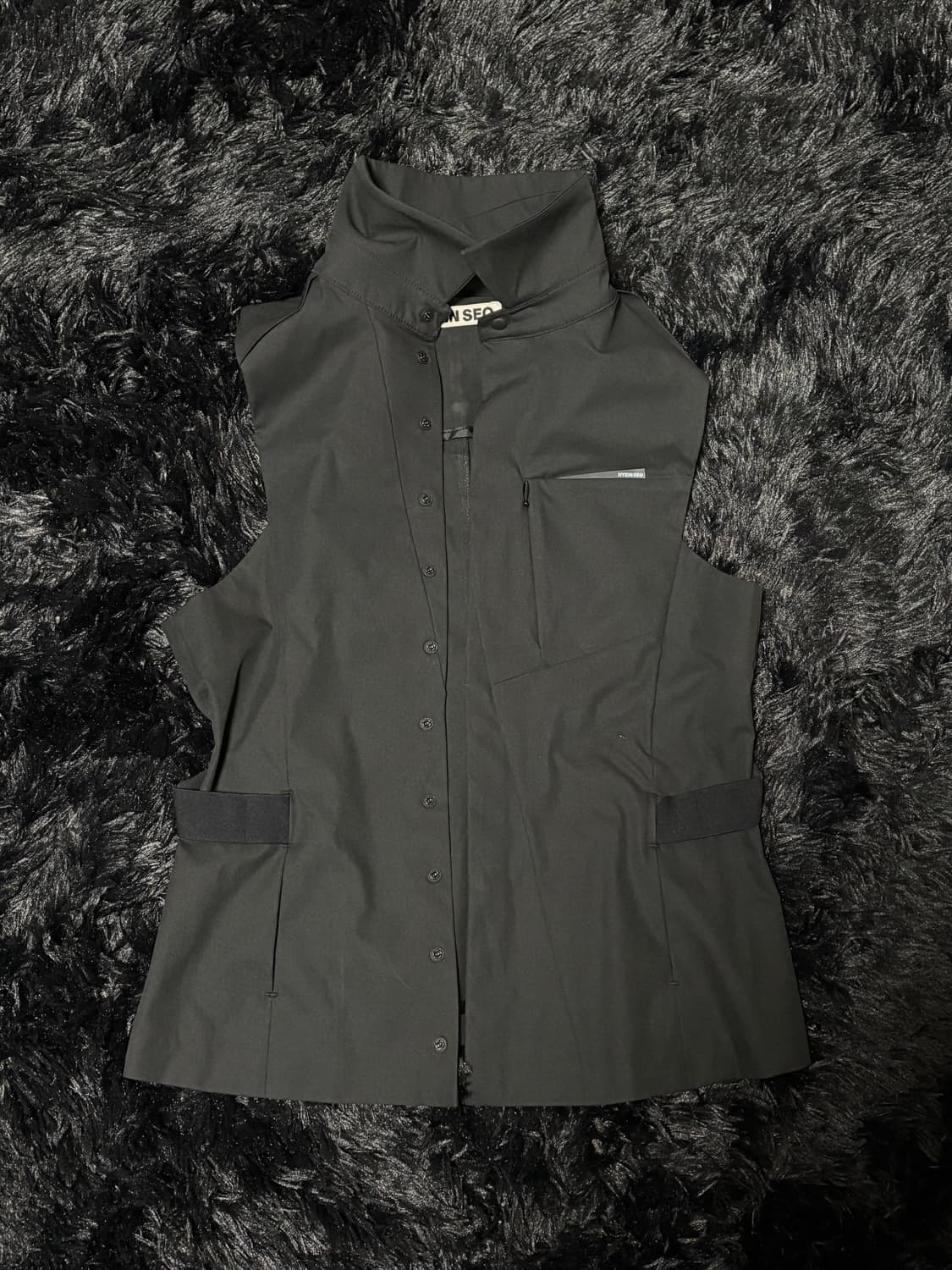 hyein seo 슬리브리스 셔츠 상품이미지1