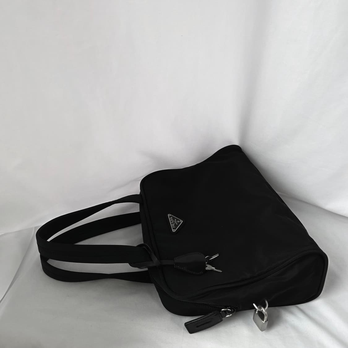 [정품 PRADA] 프라다 포코노 나일론 스몰 토트백 상품이미지3