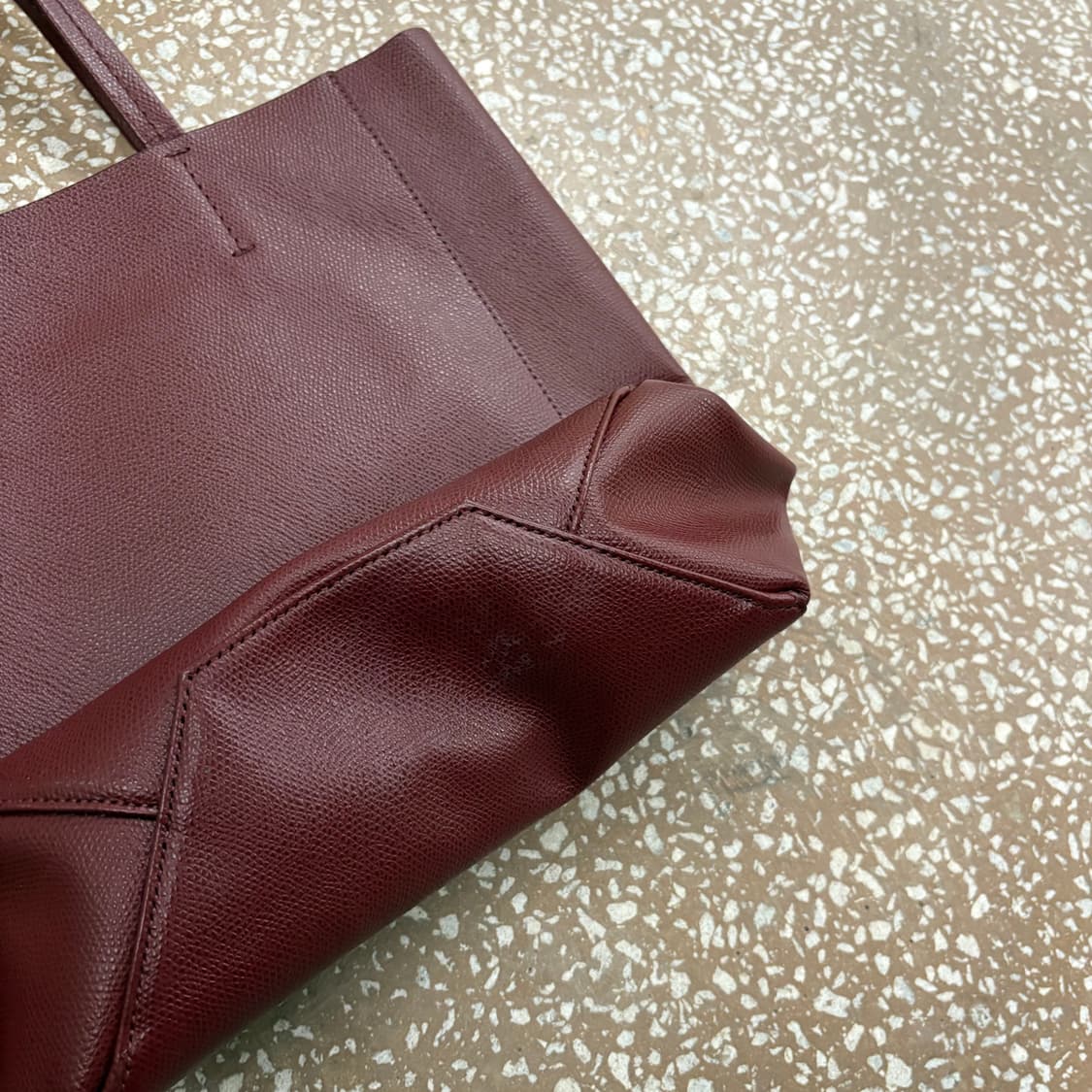 셀린 버건디 버티컬 카바스 스몰 토트백 상품이미지8