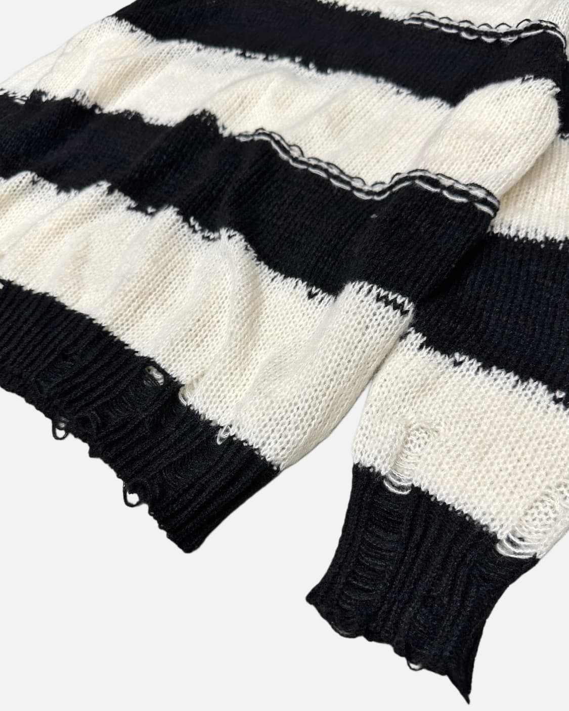 distressed detail stripe knit 상품이미지2