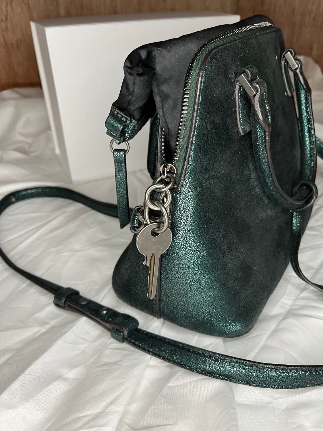 메종 마르지엘라 5AC 클래식 미니백 (그린 글리터) 상품이미지3