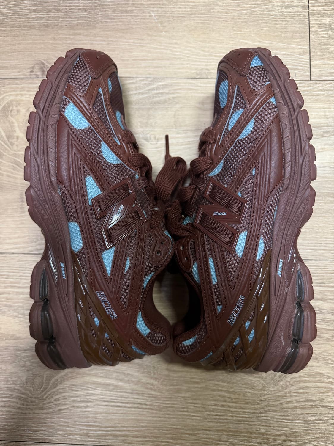 뉴발 도트 운동화 M1906R 상품이미지3