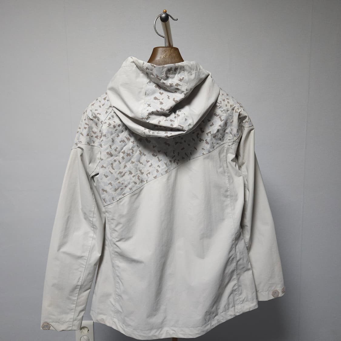 95 ) 뉴발란스 여성 후드 바람막이  상품이미지4