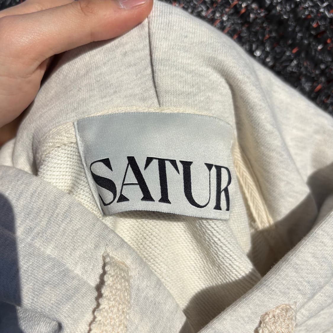 SATUR 세터 스몰로고 리벳 오트밀 후드 상품이미지8