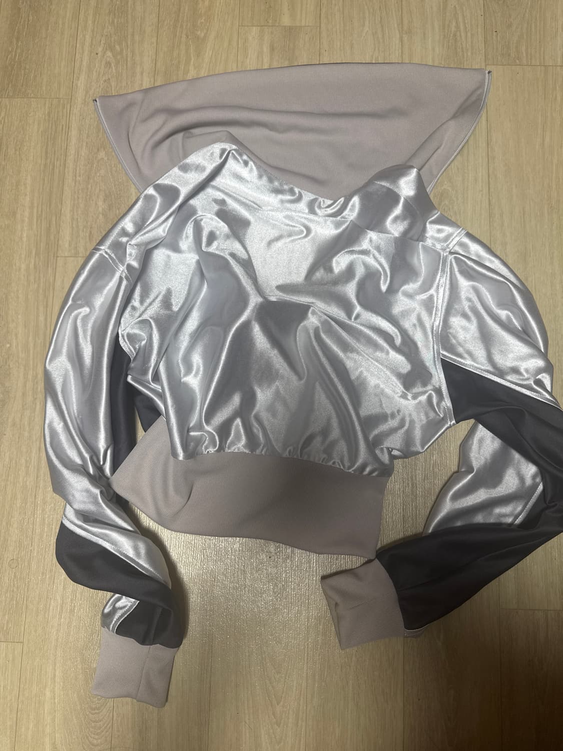 더오픈프로덕트 글로시 트랙자켓 상품이미지5