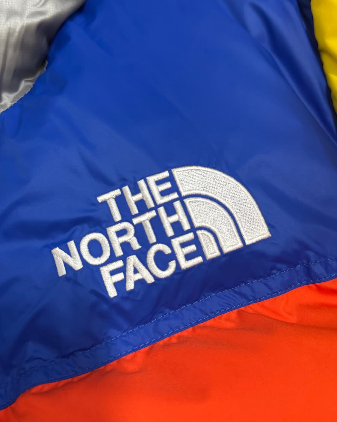 노스페이스 멀티컬러 눕시패딩 상품이미지2