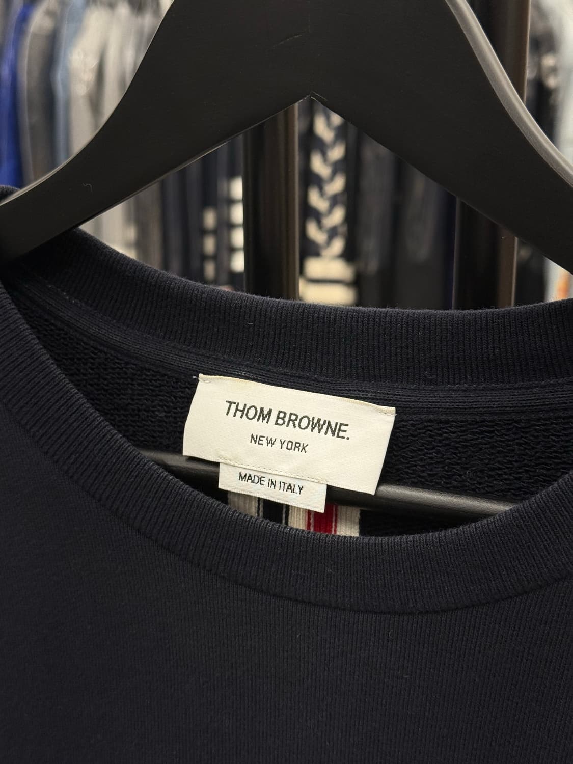 [3] 톰브라운 백삼선 맨투맨 상품이미지6