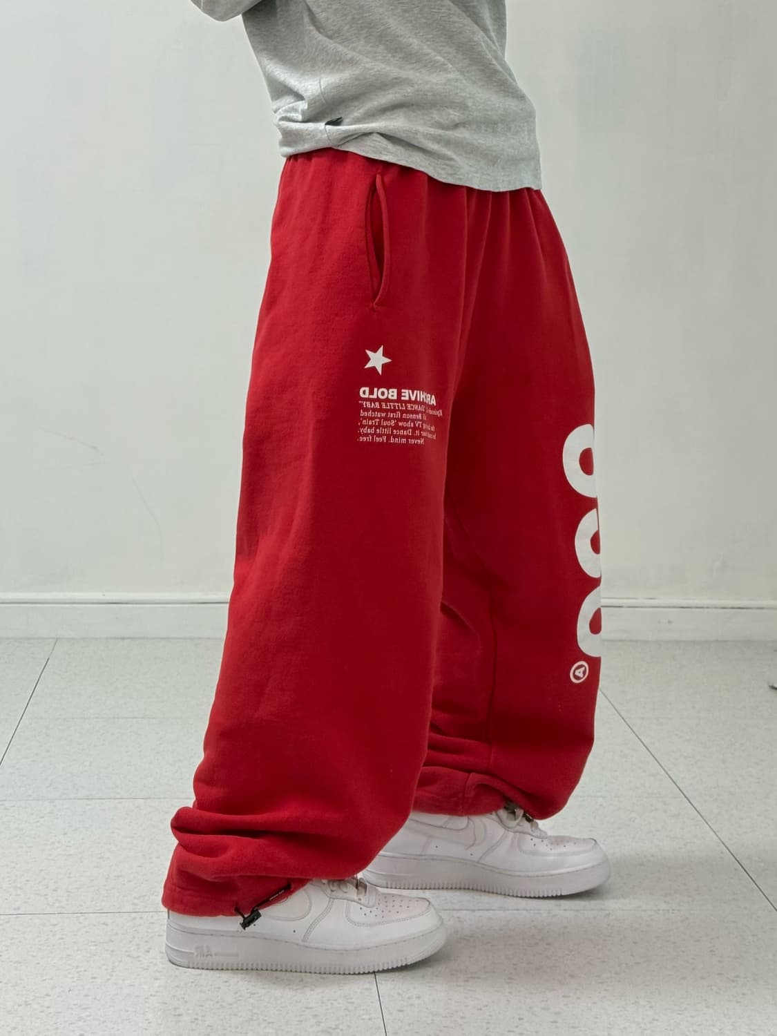 아카이브 볼드 레드 조거 스웻팬츠 상품이미지2