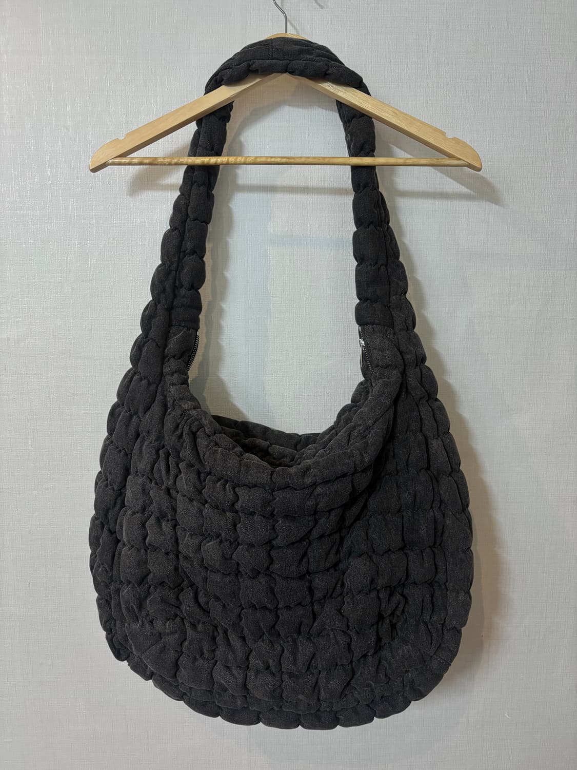 코스 오버사이즈 퀼팅백 / L 사이즈 / 컨디션 A+ 상품이미지2