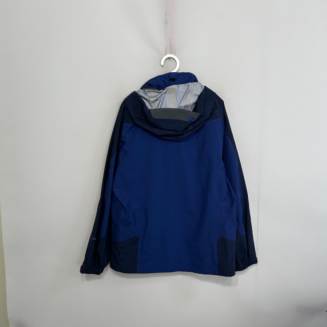 컬럼비아 남성 바람막이 100 상품이미지2