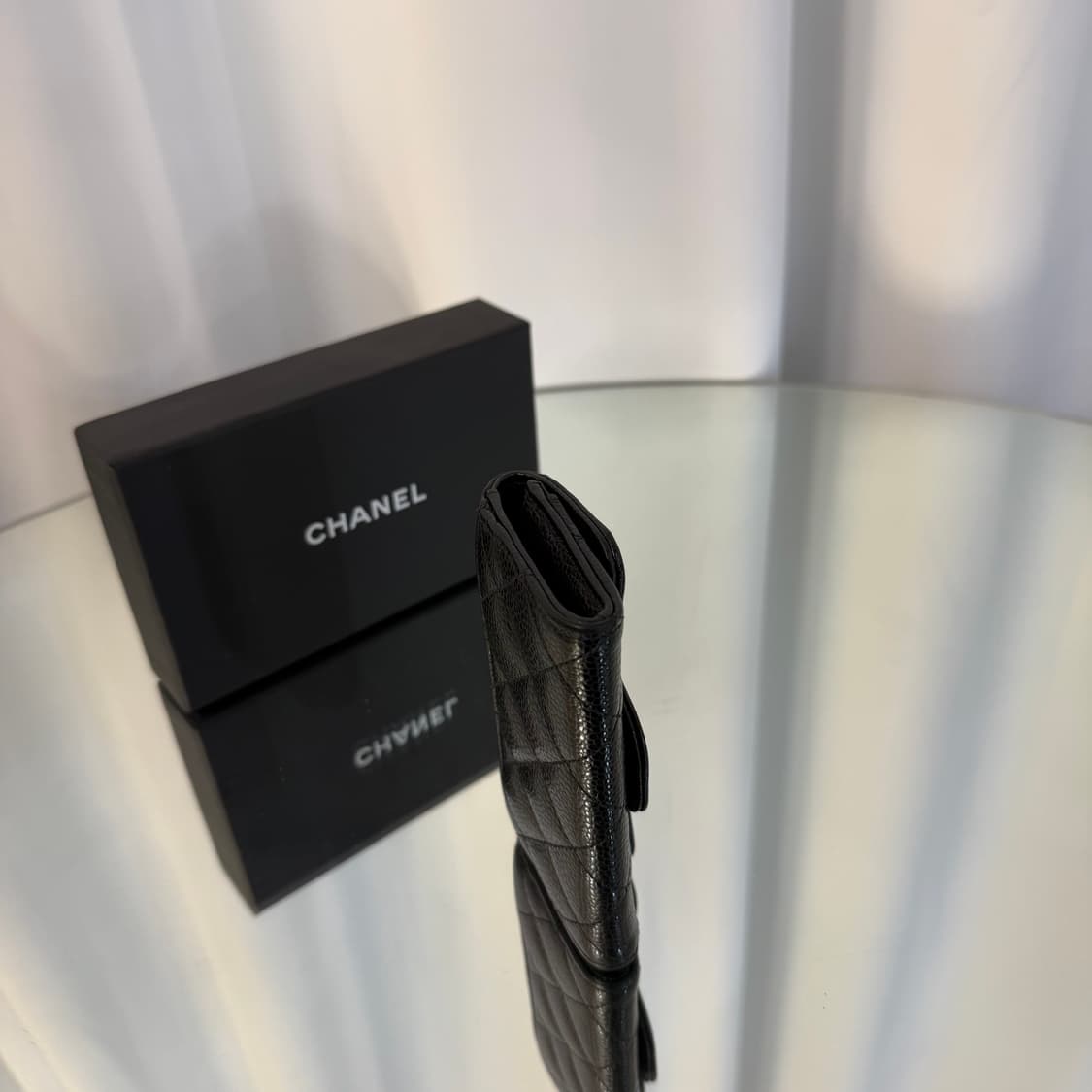 샤넬 클래식 카드 홀더 그레인드 카프스킨 & 실버 메탈 블랙 상품이미지6