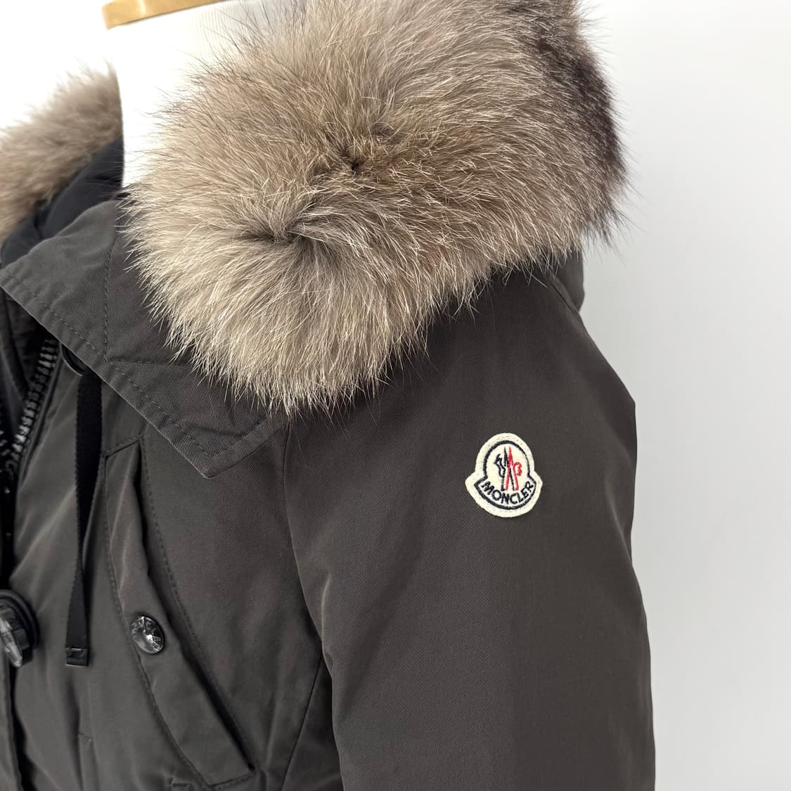 [2사이즈] 몽클레어 아리에뜨 폭스 퍼 패딩 후드 점퍼 상품이미지8