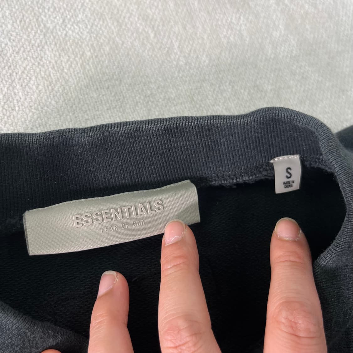 100 피오갓 에센셜 스몰로고 카라넥 맨투맨 상품이미지3