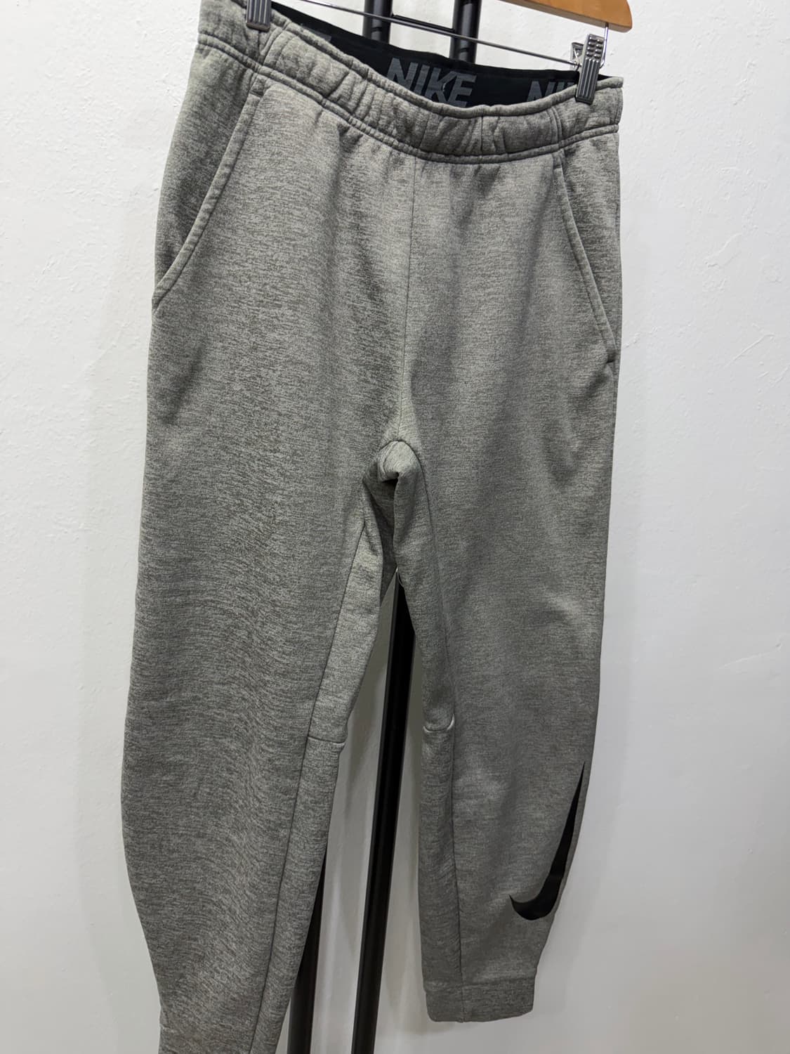정품) 나이키 드라이핏 스우시 조거팬츠 M 상품이미지2