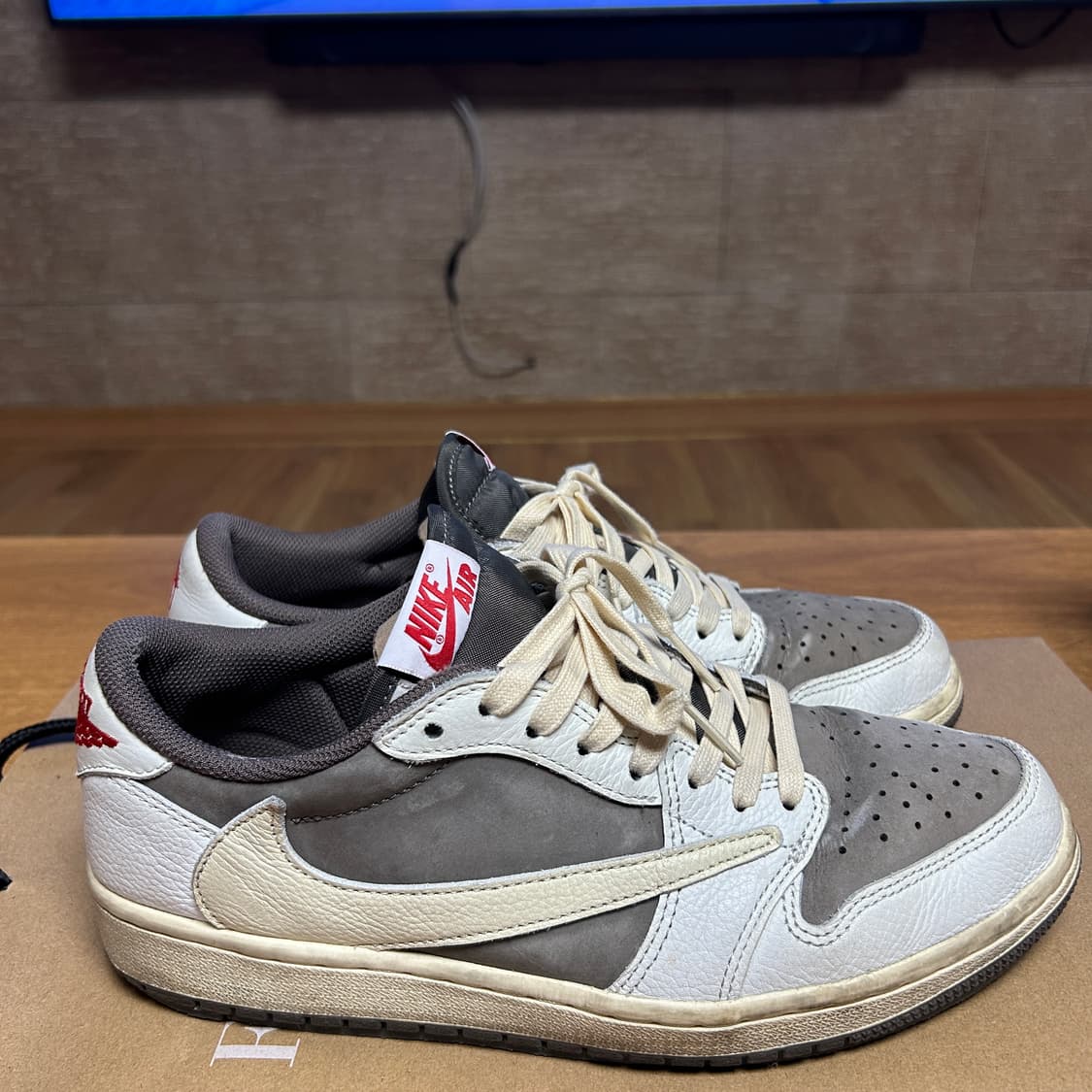 조던1 스캇로우 리버스모카 상품이미지4