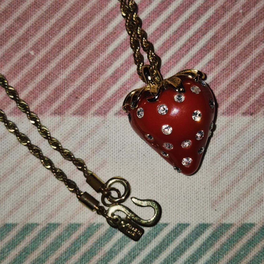 90s 미국 케네스제이 빅 딸기 스톤 목걸이 상품이미지9