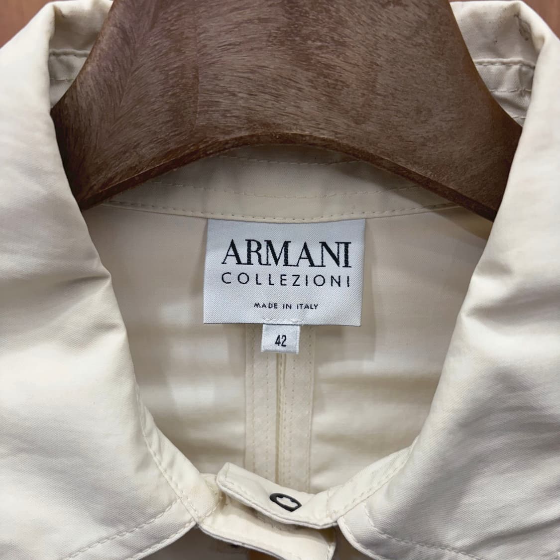 아르마니 꼴레지오니 트렌치 자켓 견장 스틸 스트랩 디테일 아이보리 상품이미지8