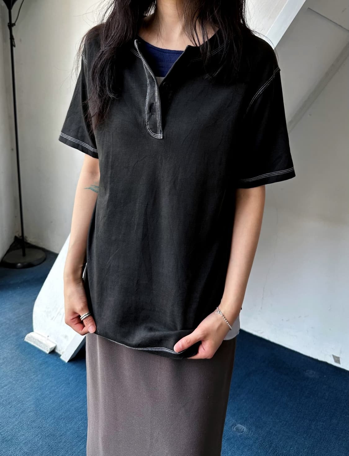 Design stitch button neck t-shirt 상품이미지6