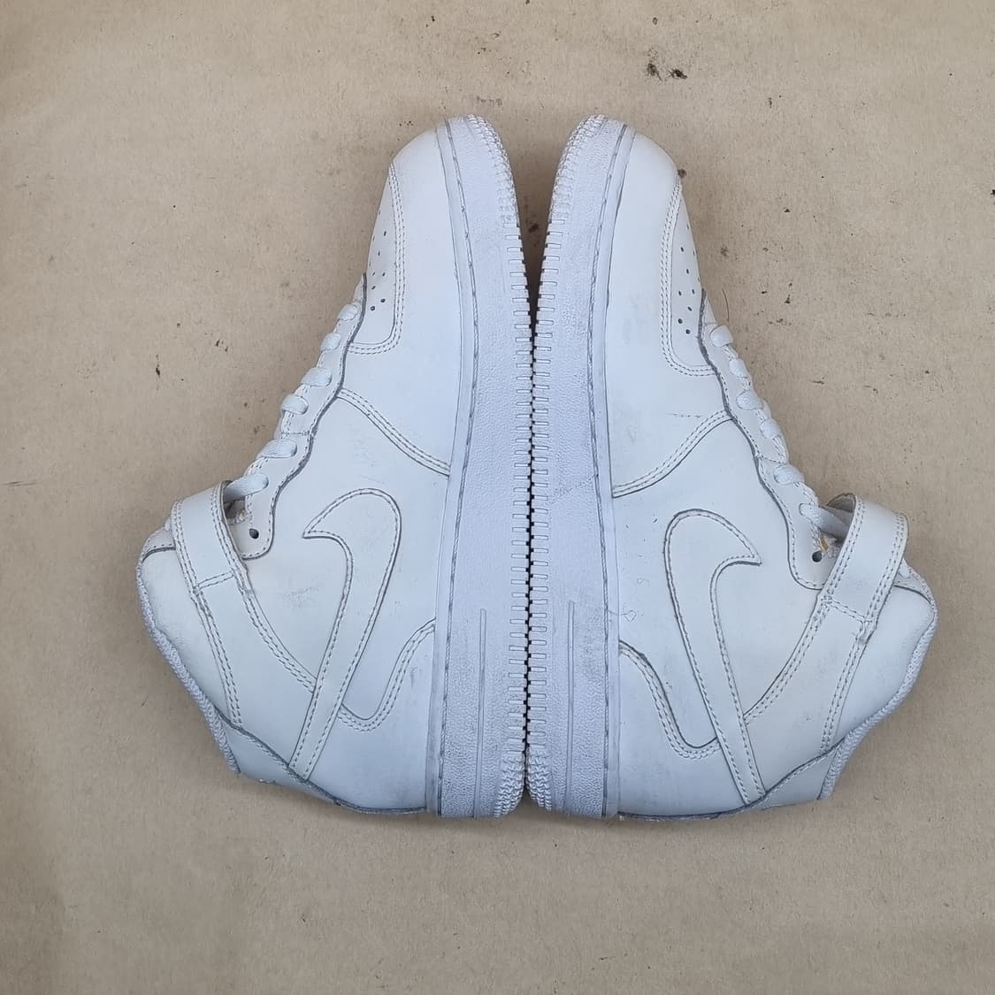 나이키 에어포스1 화이트 미드220 상품이미지5