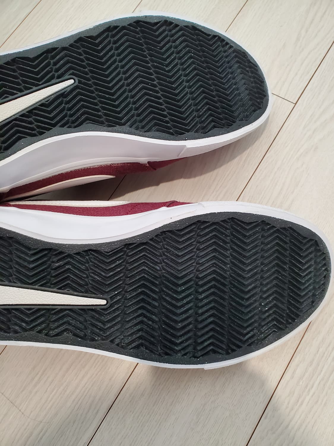 나이키 SB 솔라소프트 포트모어 II 캔버스 프리미엄 사이즈280

하단 상품이미지8