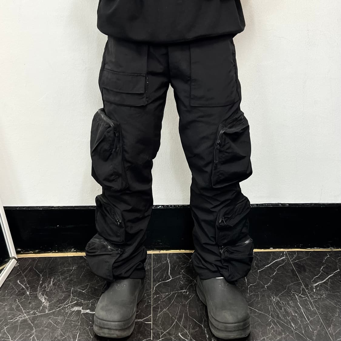 후이즈자코브 6포켓 카고팬츠 블랙 스캇 상품이미지2