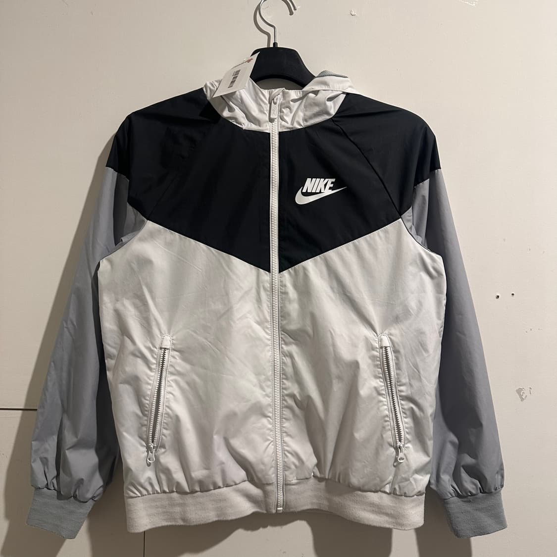 나이키 블랙/화이트 바람막이 상품이미지1