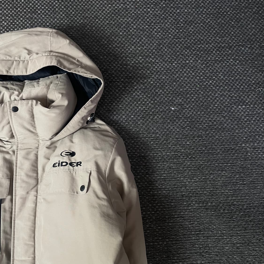 아이더 베이지 멀티포켓 덕다운 패딩 M 상품이미지3