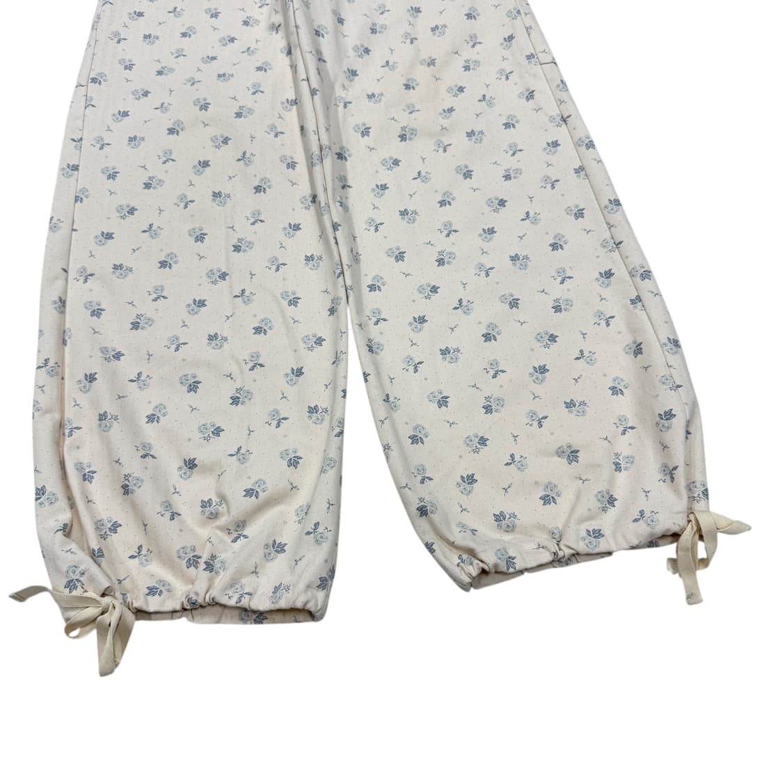 오헤시오 플로럴 카펜터 팬츠 크림 상품이미지3