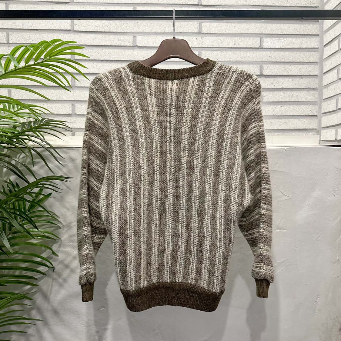 JPN VINTAGE 니트 가디건 라운드넥 세로 스트라이프 디테일 브라운 상품이미지3