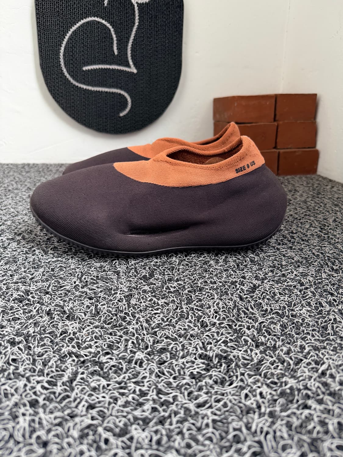 아디다스 이지 니트 러너 '스톤 카본 Adidas Yeezy Knit 상품이미지3