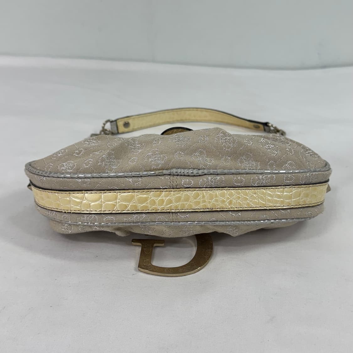 GUESS 게스 큐빅로고 미니 핸드백  상품이미지6