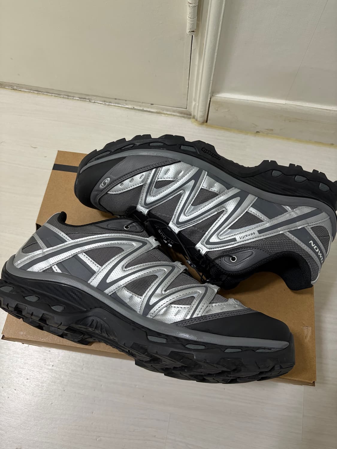 [290]살로몬 XT-QUEST 스톤 판매합니다. 상품이미지4