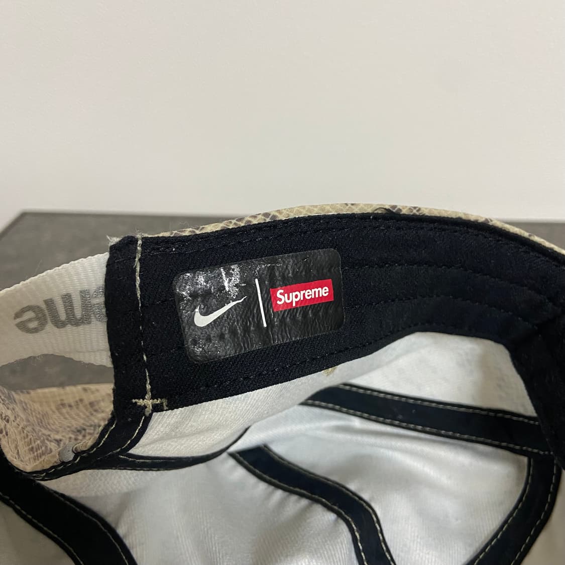 슈프림 X 나이키 에어맥스 스네이크 캠프캡 모자 상품이미지8