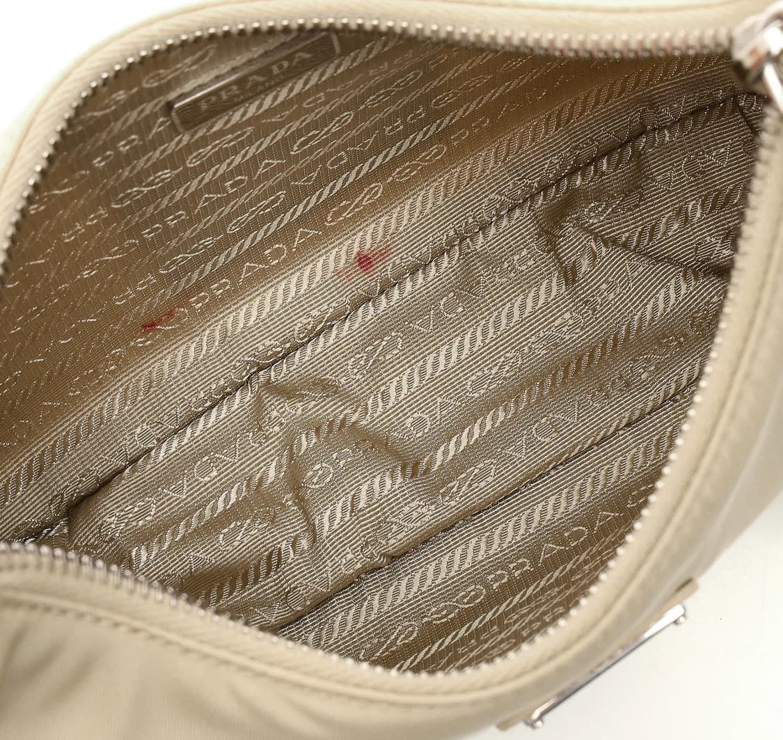 [A급] 프라다 리에디션 2005 사피아노 &리나일론 호보백 판매합니다! 상품이미지9