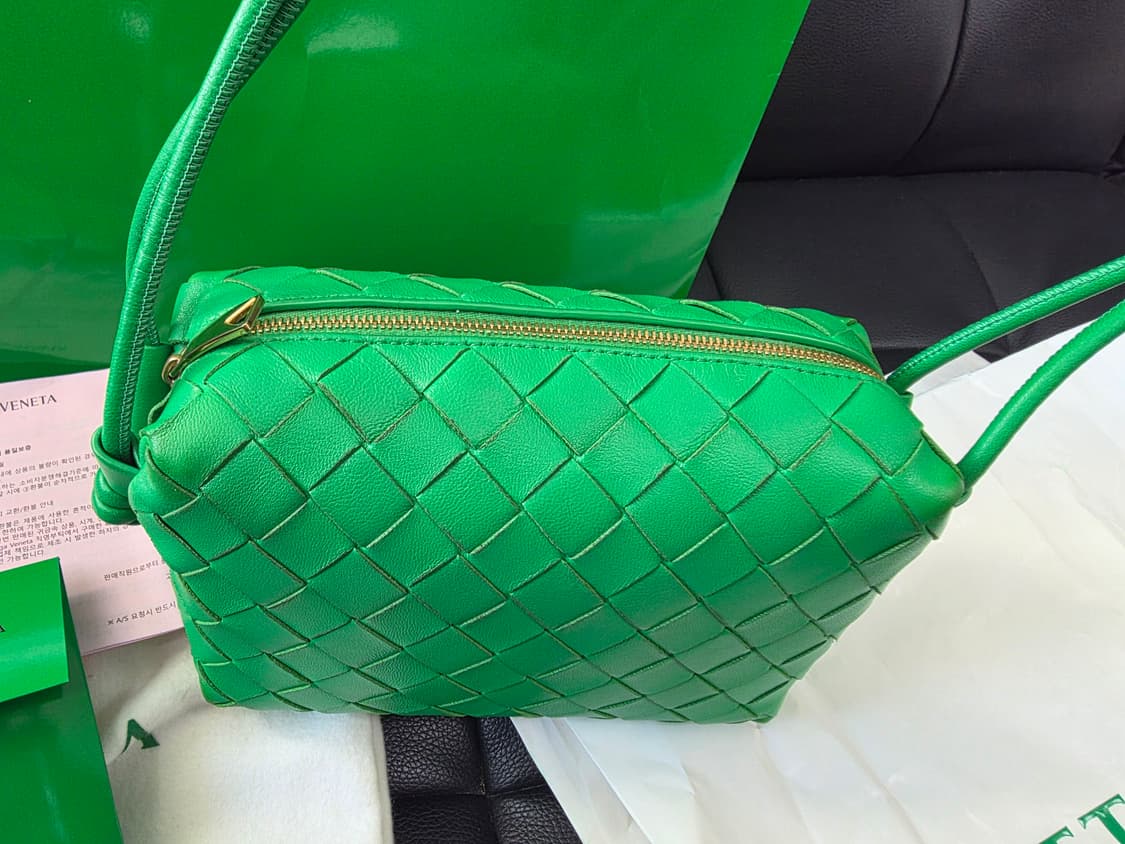 보테가베네타 미니 루프 카메라백 그린 상품이미지3