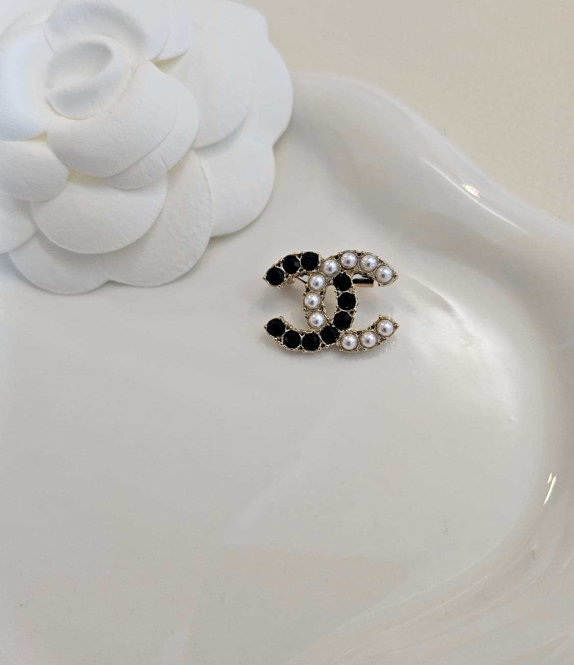 샤넬 블랙스톤&진주 미니 브로치 업사이클링 상품이미지2
