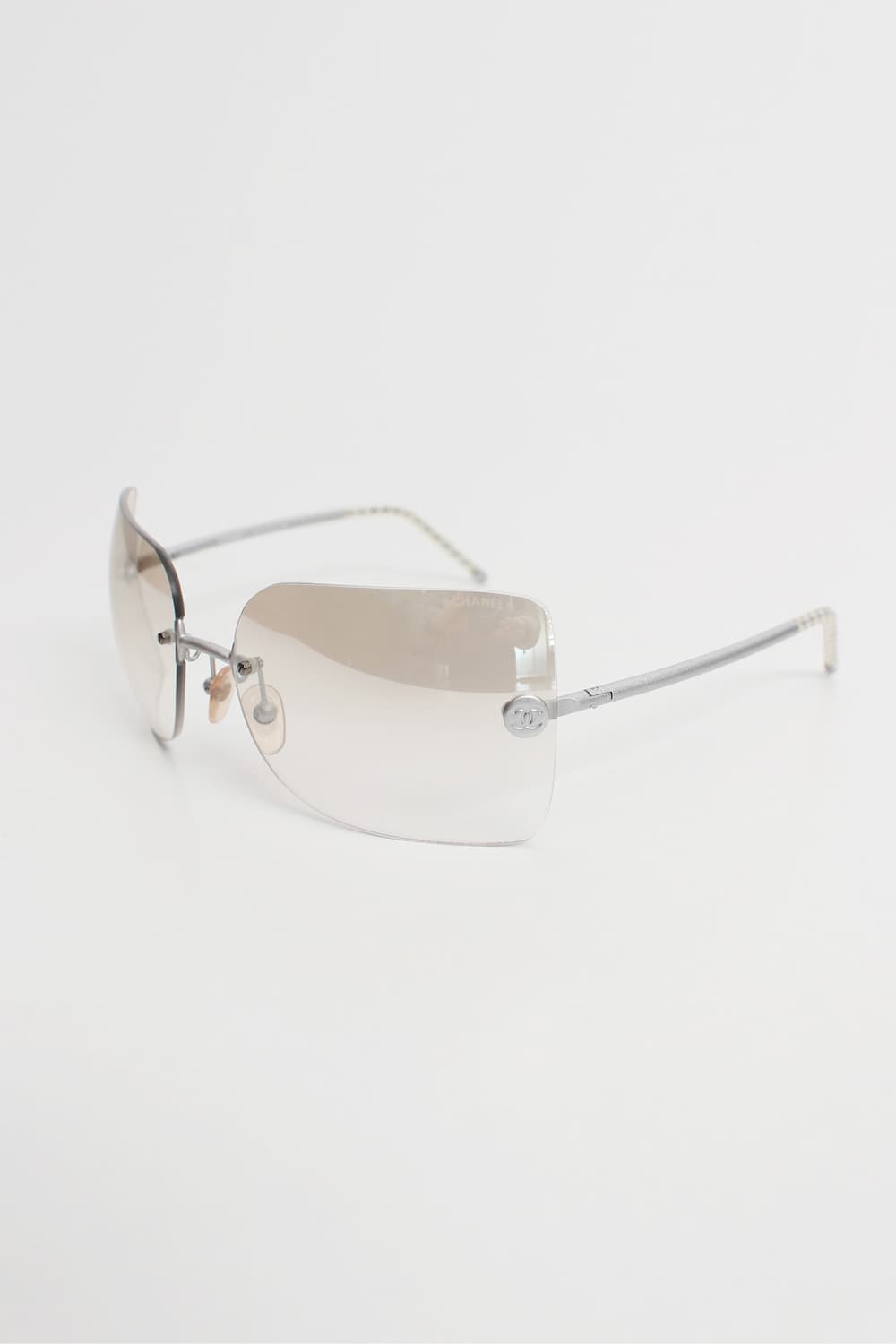 CHANEL Butterfly Sunglasses 상품이미지1