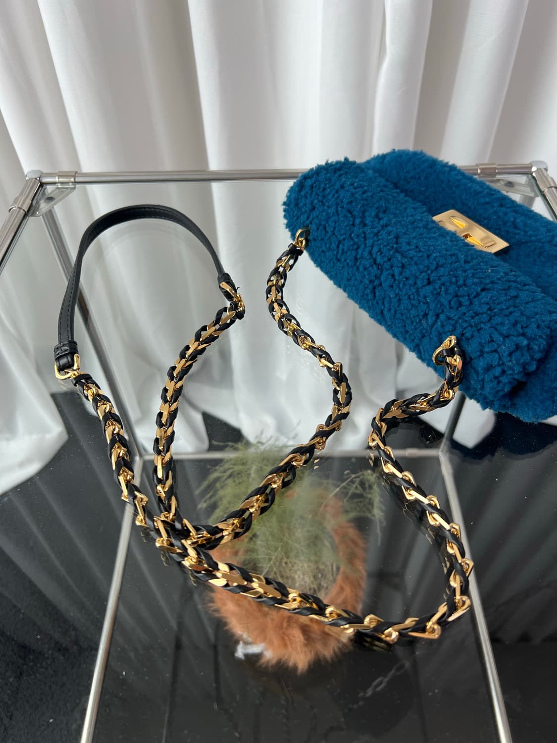 펜디 미니 바게트 블루 시어링 크로스백 상품이미지10