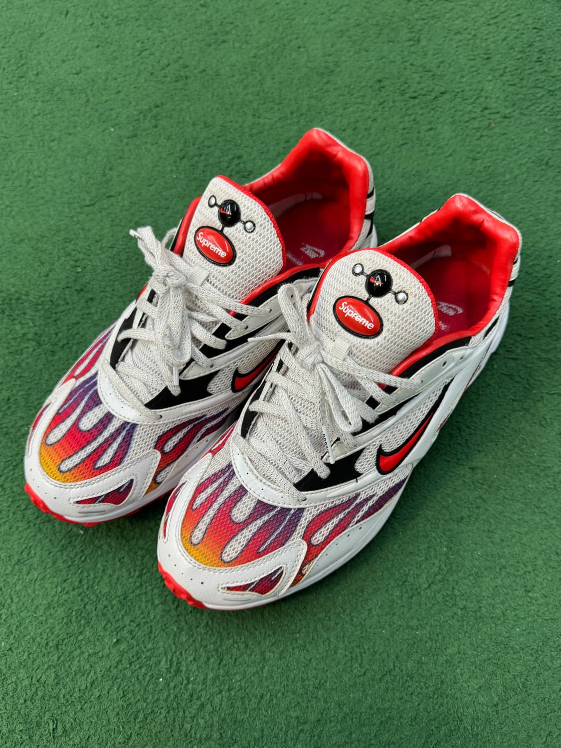 [270] 나이키 x 슈프림 줌 스트릭 스펙트럼 플러스 화이트 상품이미지2