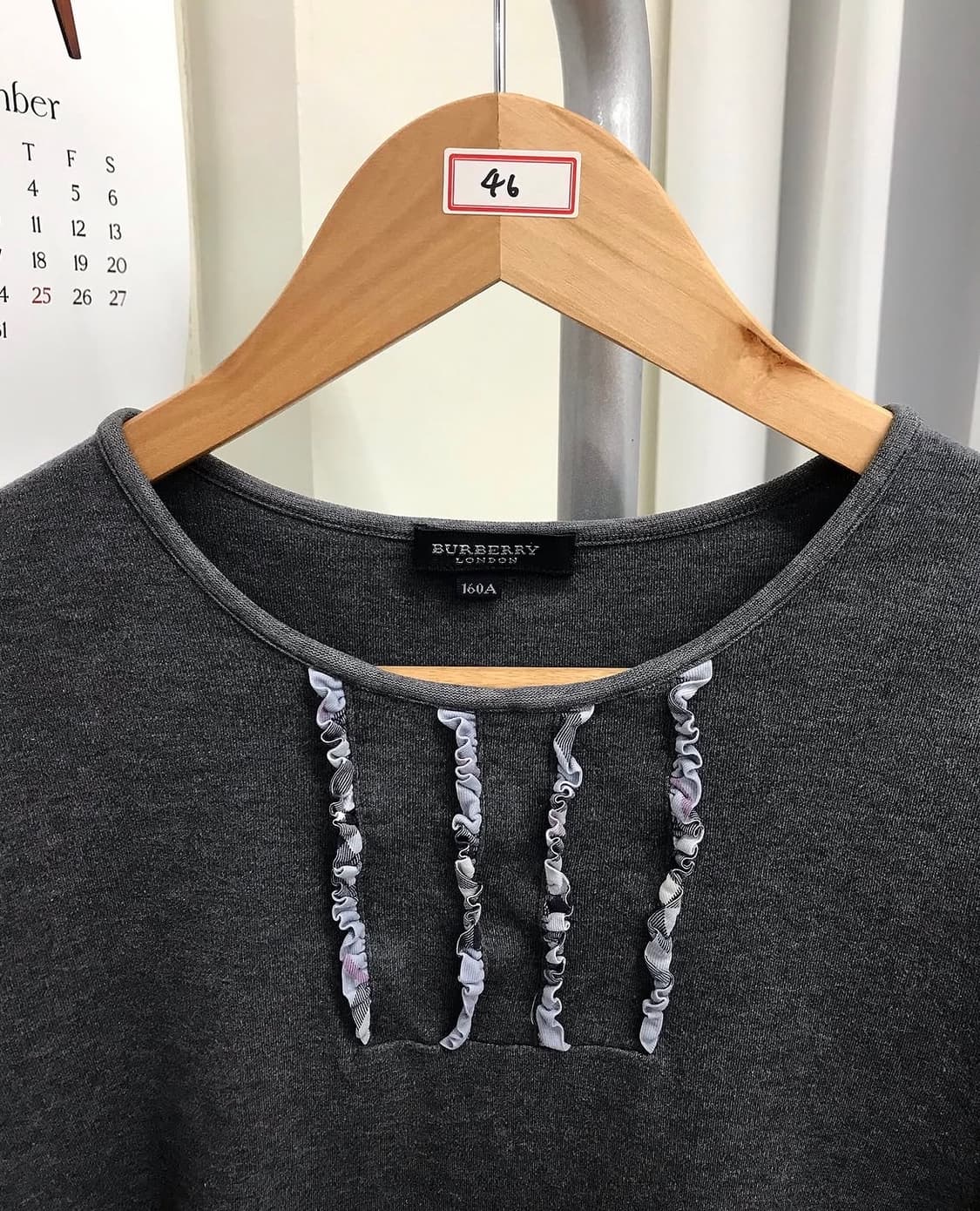 버버리 체크 프릴 퍼프 긴팔티 상품이미지2