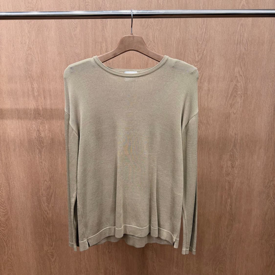 아르마니 꼴레지오니 라운드넥 니트 사이드 슬릿 디테일 레귤러핏 베이지 상품이미지2