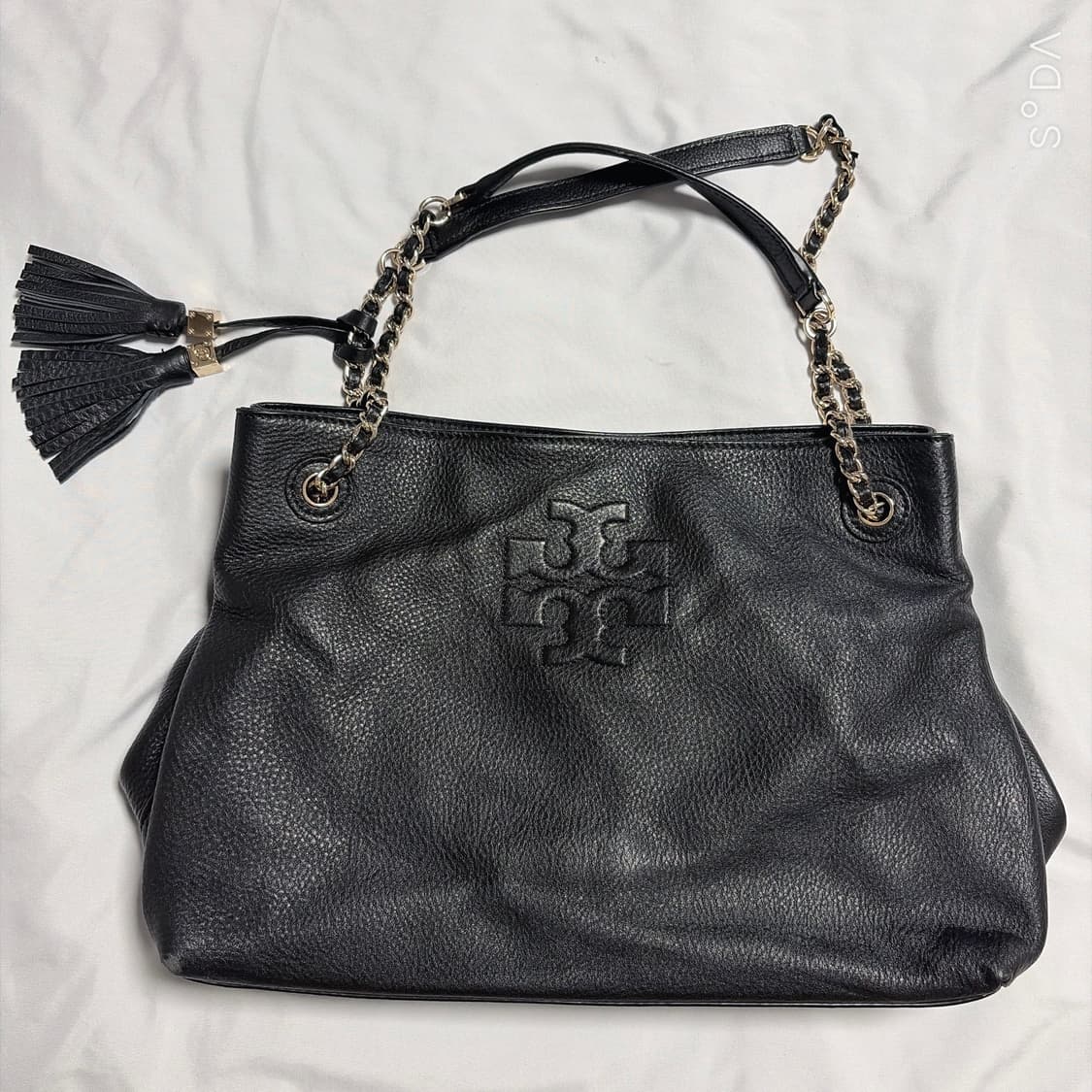 토리버치 블랙 레더 체인 숄더백 태슬 장식 상품이미지1