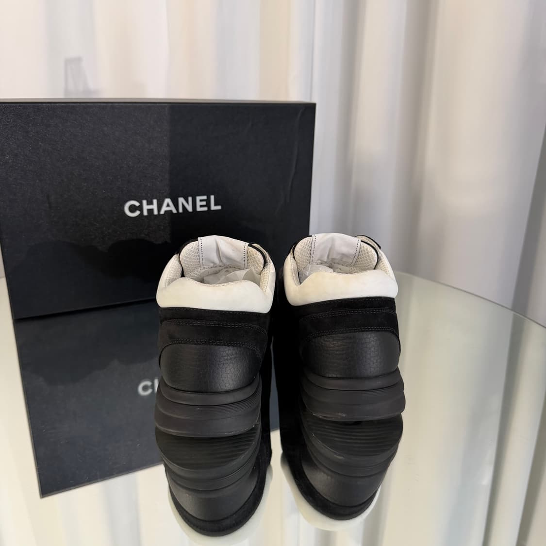 (43) 샤넬 메쉬 스웨이드 카프스킨 스니커즈 상품이미지3