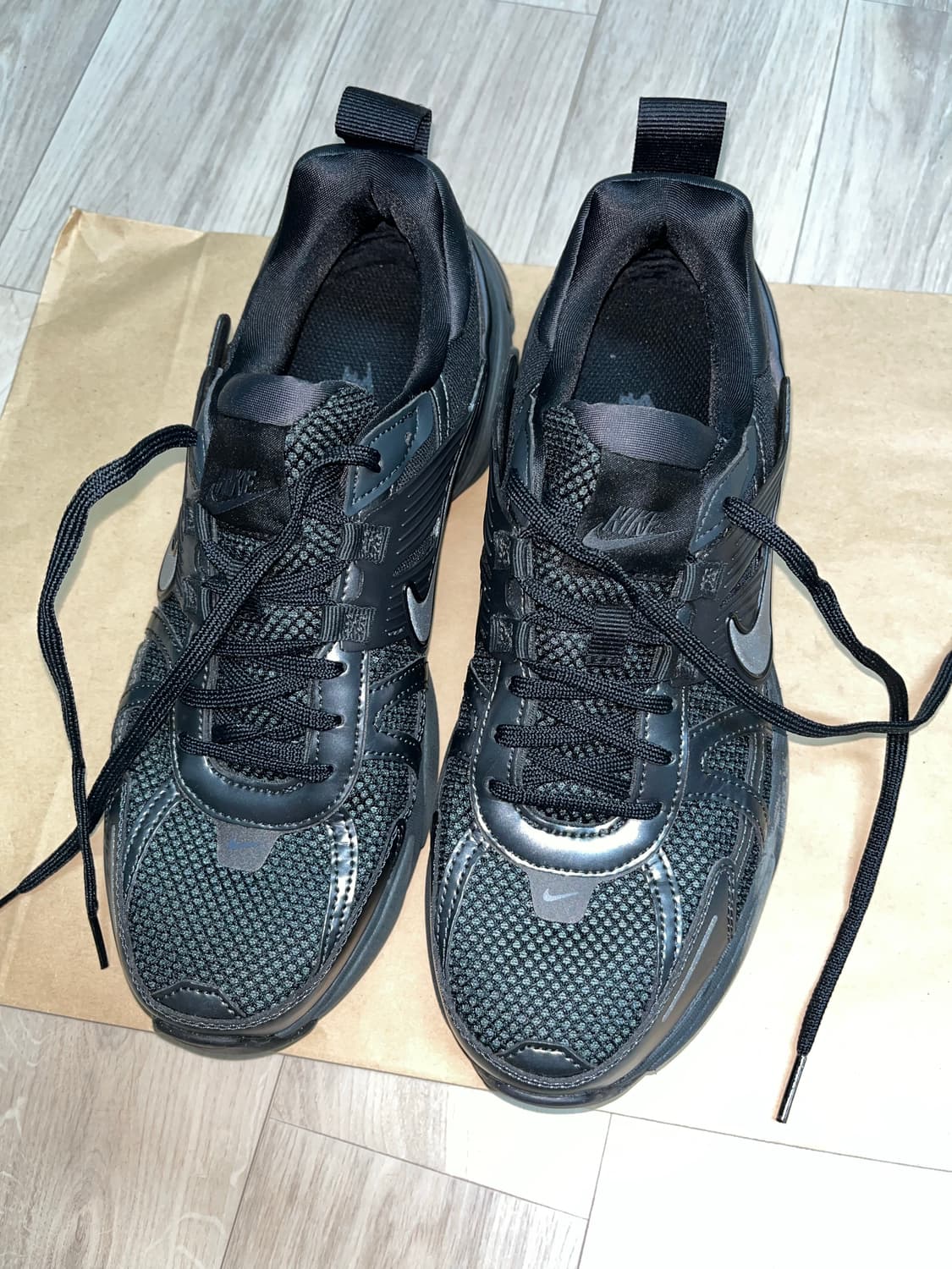 나이키 V2K 런 블랙 상품이미지1