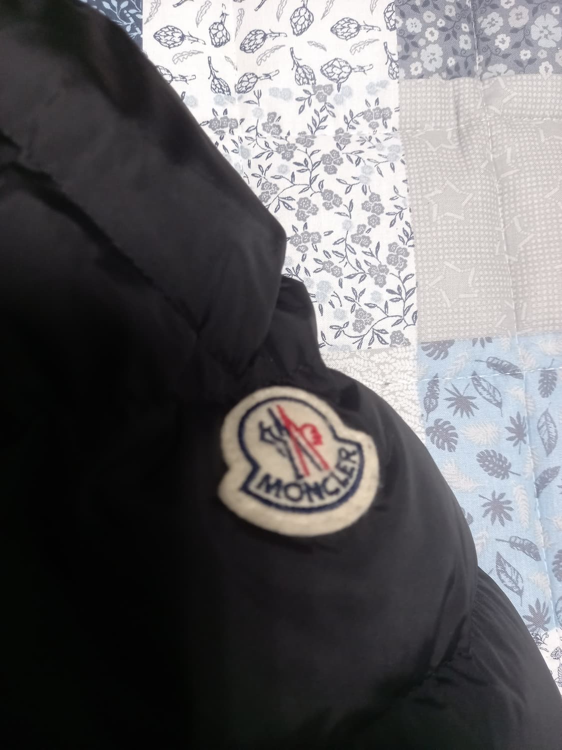 몽클레어 23년 클루니 패딩   검정  3(100) 상품이미지2