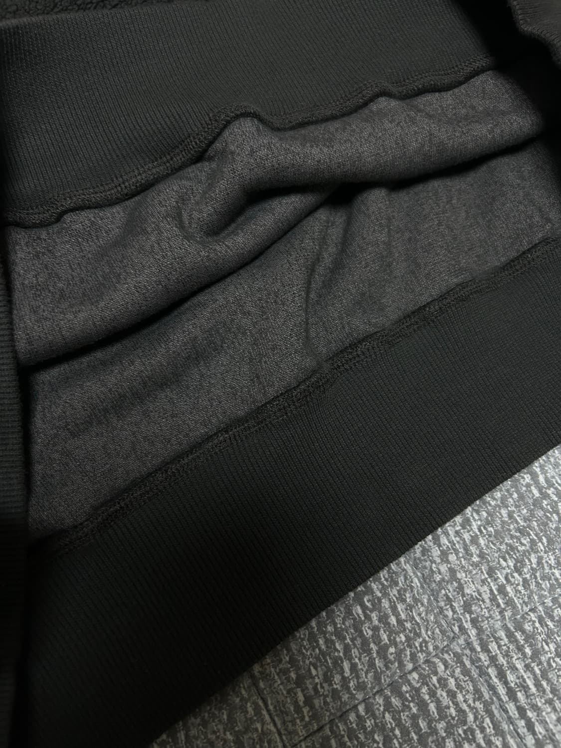 cp company 플리스 맨투맨 XL(105)팝니다.  상품이미지4