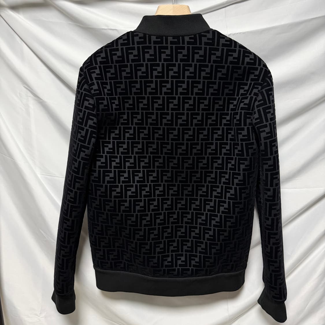 [S+급/48] 펜디 FF로고 벨벳 봄버 자켓 블루종 집업 상품이미지4