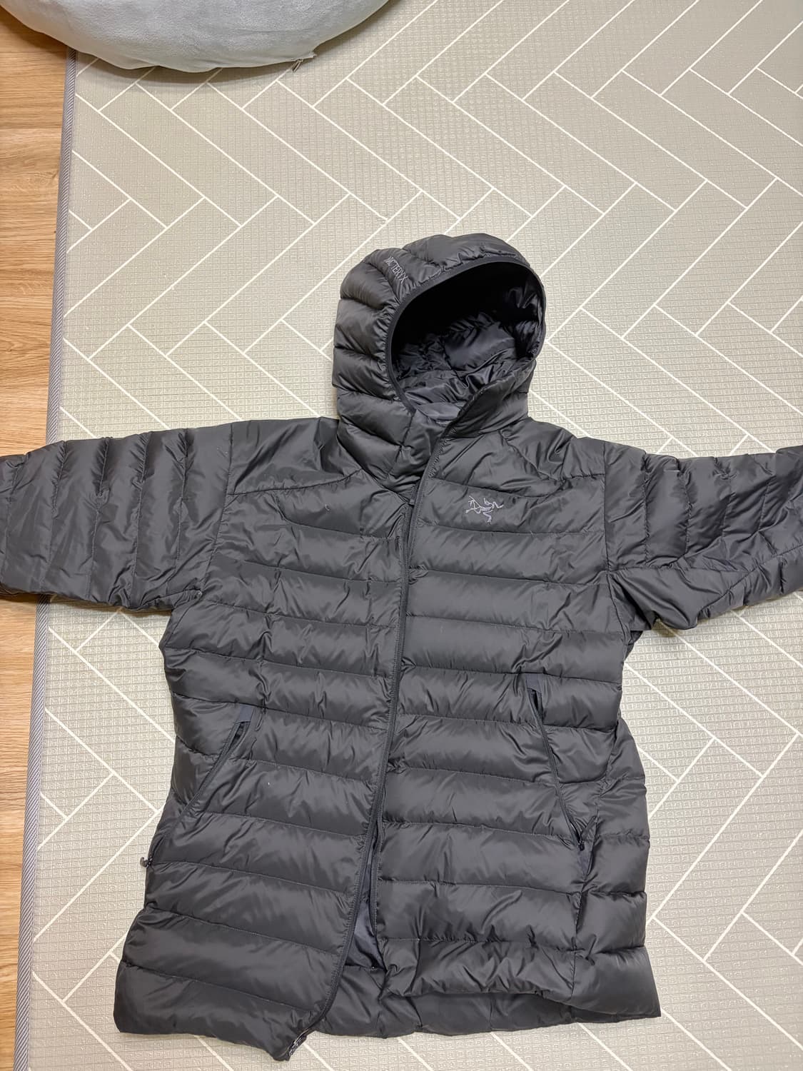 (급처)아크테릭스 세륨 후디 블랙 패딩 상품이미지3