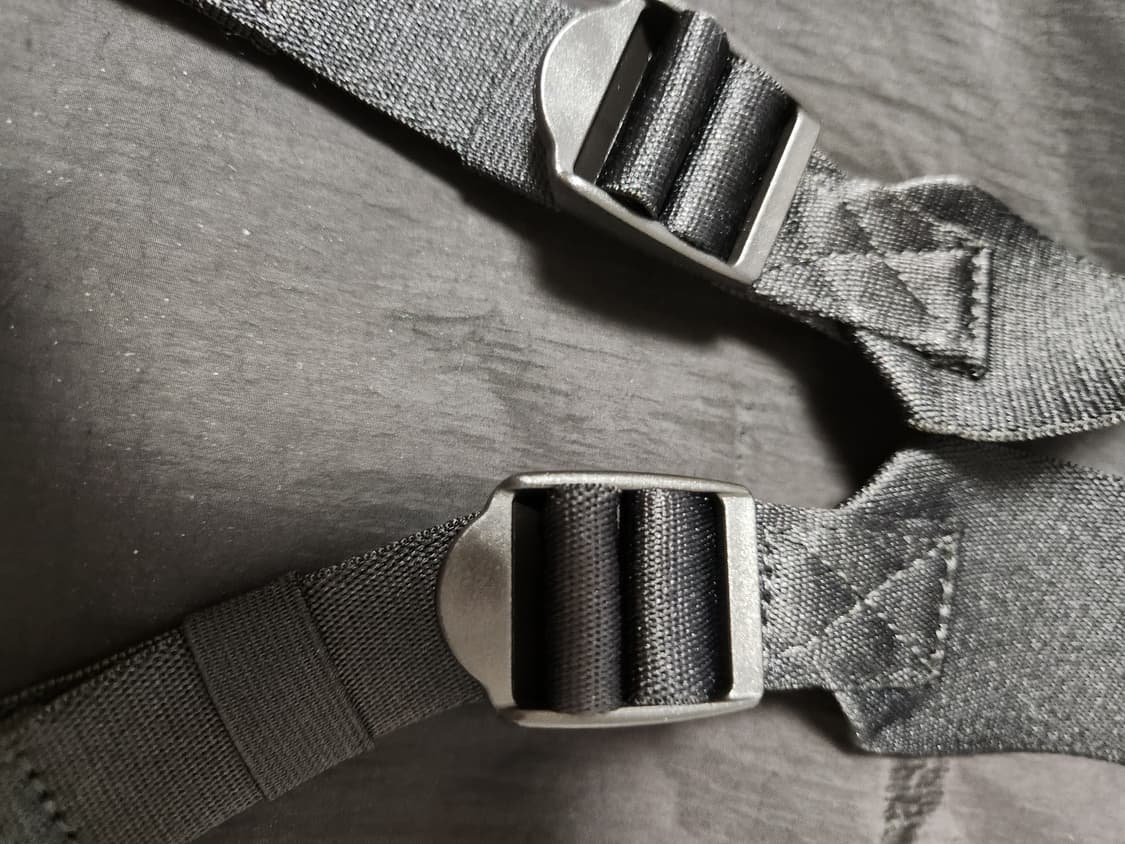 새상품급)캘빈클라인 진 여성 씨티 나일론 백팩

오염 하자 없이 깨끗해요 상품이미지4